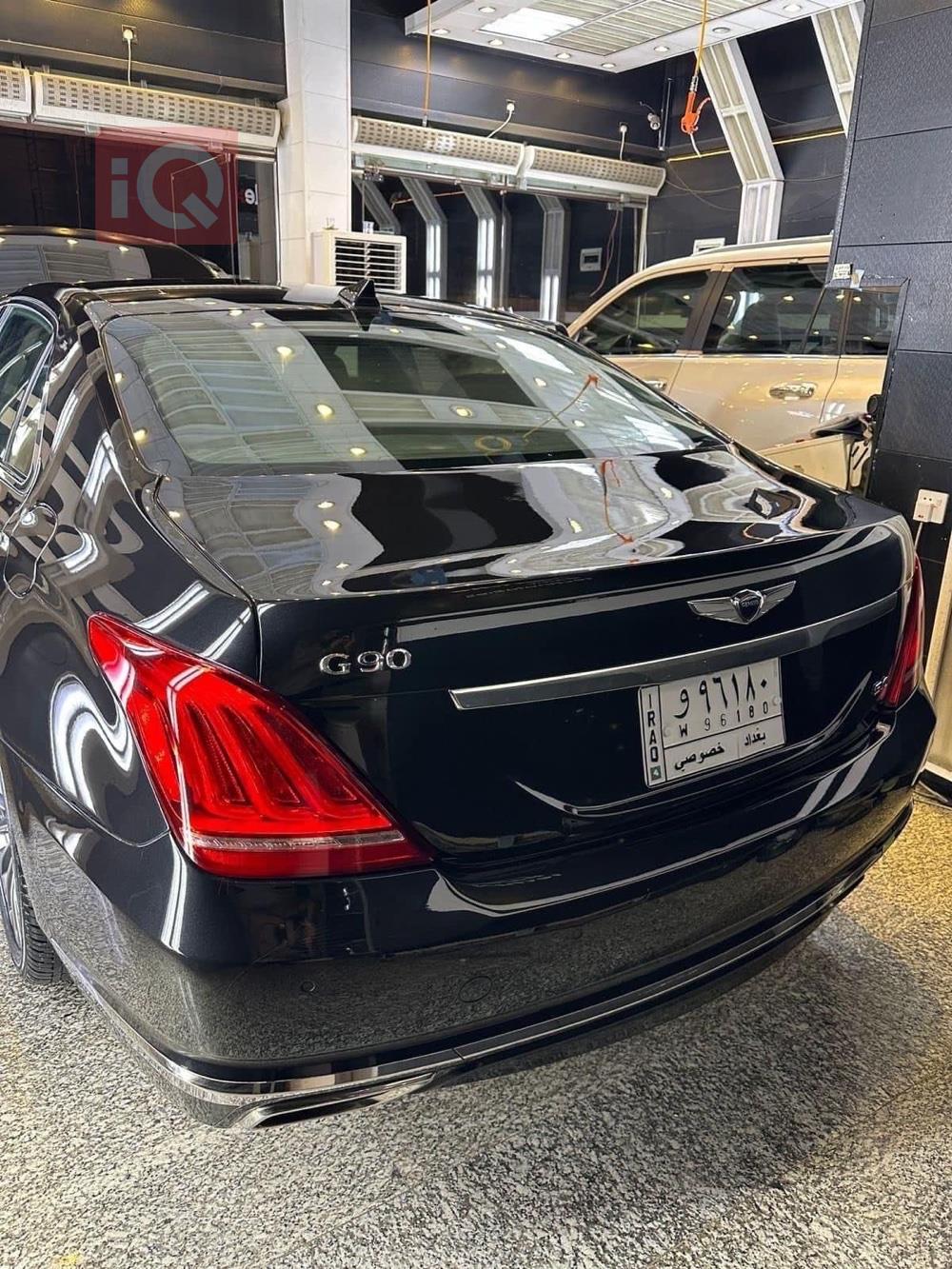 Genesis G90